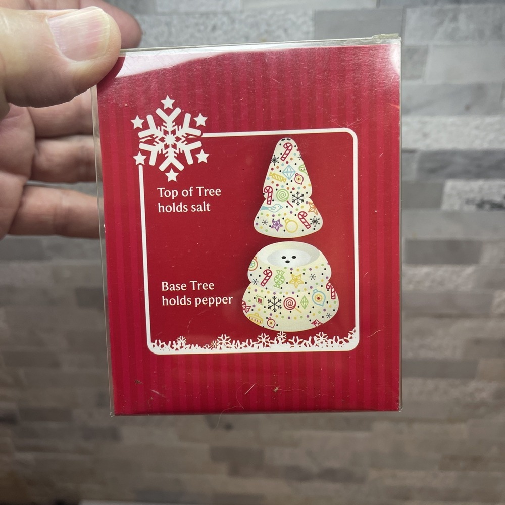 VINTAGE Hallmark Christmas Tree Stacking Salt & Pepper Shakers Ceramic Holidays - Picture 3 of 8